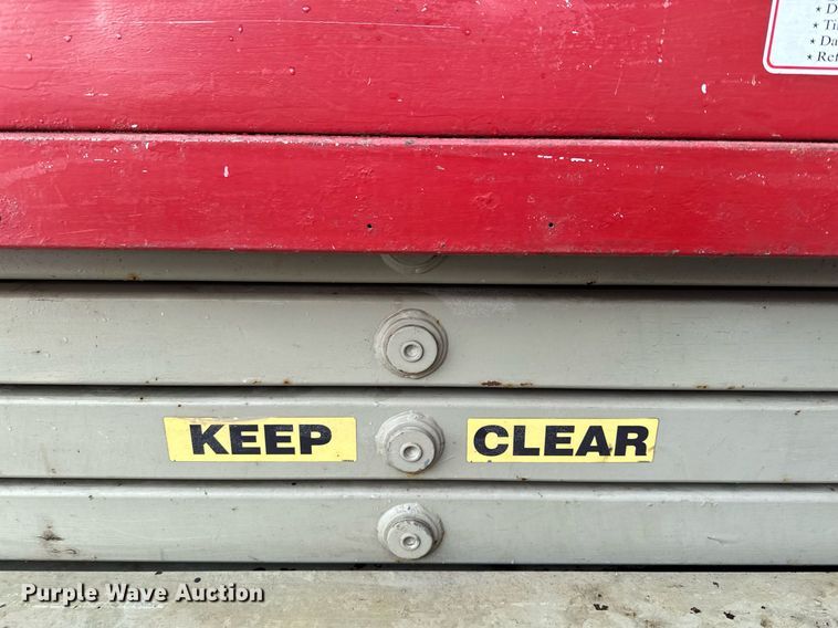image for item LO9446 Sky Jack SJIII 3219  scissor lift