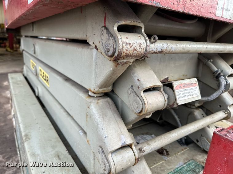 image for item LO9446 Sky Jack SJIII 3219  scissor lift
