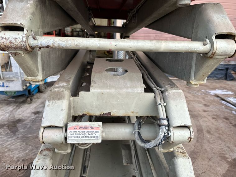 image for item LO9446 Sky Jack SJIII 3219  scissor lift