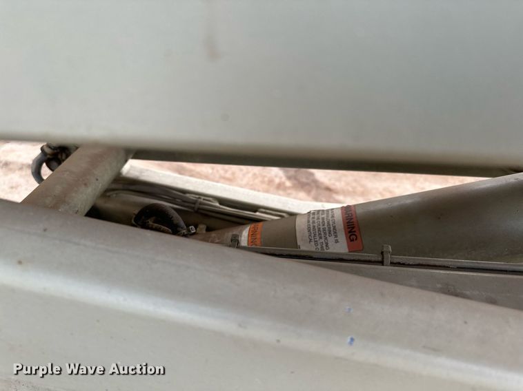 image for item LO9446 Sky Jack SJIII 3219  scissor lift