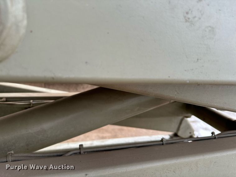 image for item LO9446 Sky Jack SJIII 3219  scissor lift