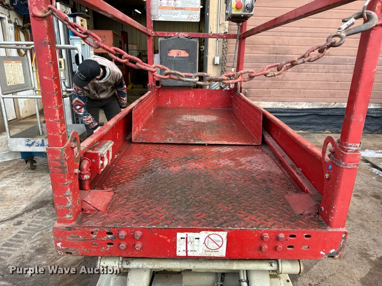 image for item LO9446 Sky Jack SJIII 3219  scissor lift