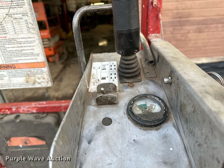 image for item LO9446 Sky Jack SJIII 3219  scissor lift