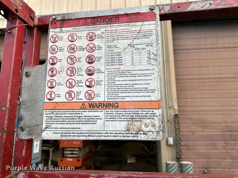 image for item LO9446 Sky Jack SJIII 3219  scissor lift