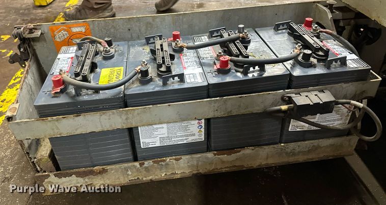 image for item LO9446 Sky Jack SJIII 3219  scissor lift