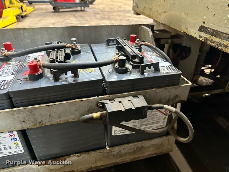 image for item LO9446 Sky Jack SJIII 3219  scissor lift