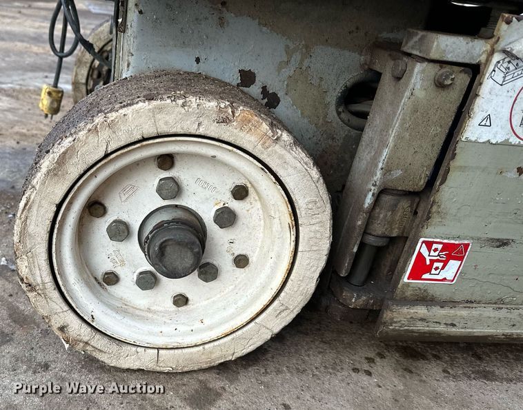 image for item LO9446 Sky Jack SJIII 3219  scissor lift