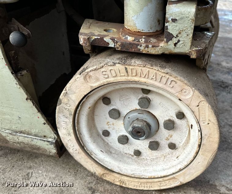 image for item LO9446 Sky Jack SJIII 3219  scissor lift