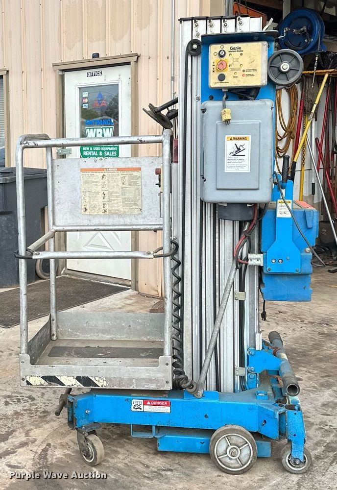 image for item LO9447 Genie AWP24  vertical lift