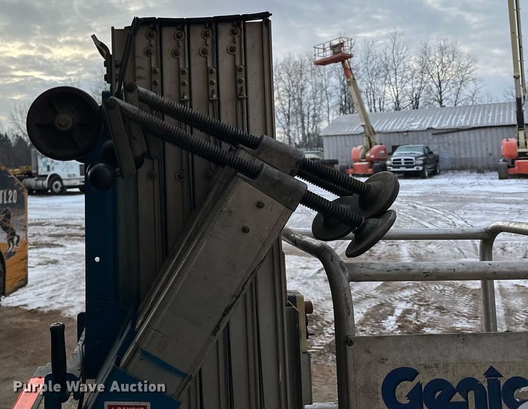 image for item LO9447 Genie AWP24  vertical lift