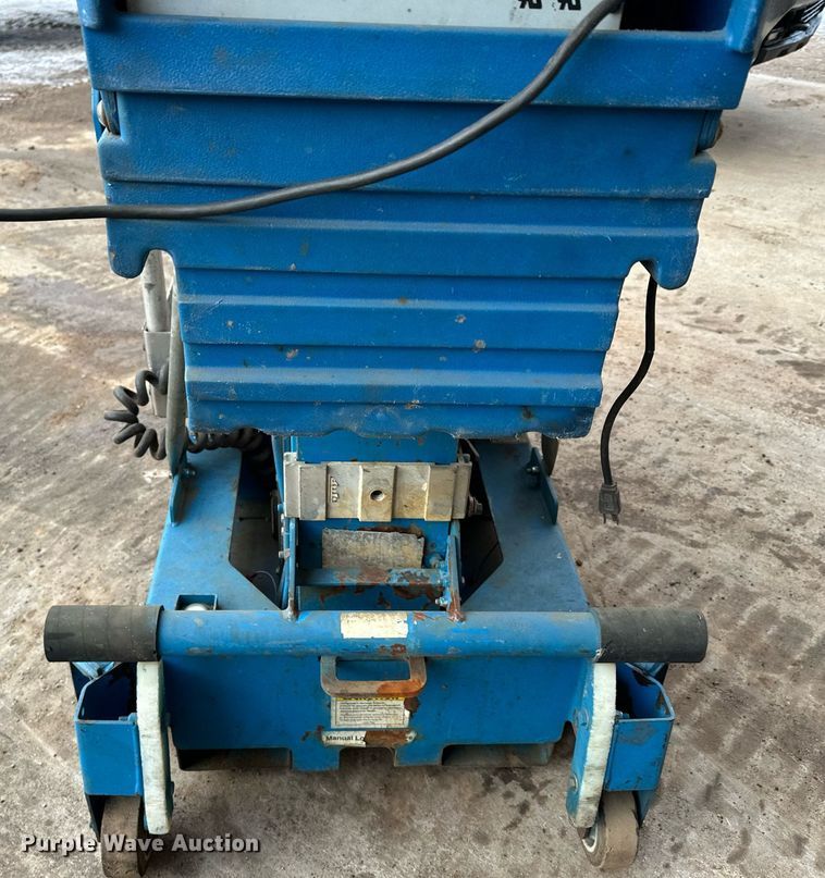 image for item LO9447 Genie AWP24  vertical lift