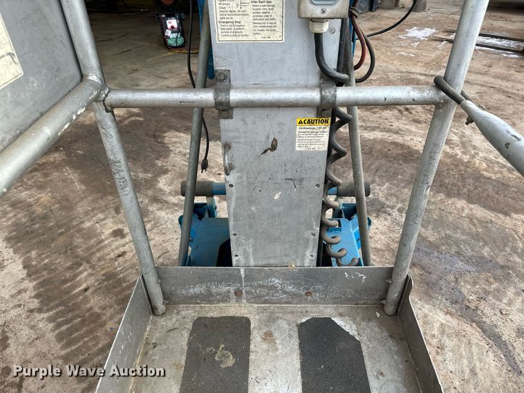 image for item LO9447 Genie AWP24  vertical lift