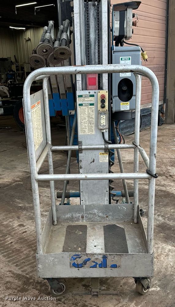 image for item LO9447 Genie AWP24  vertical lift