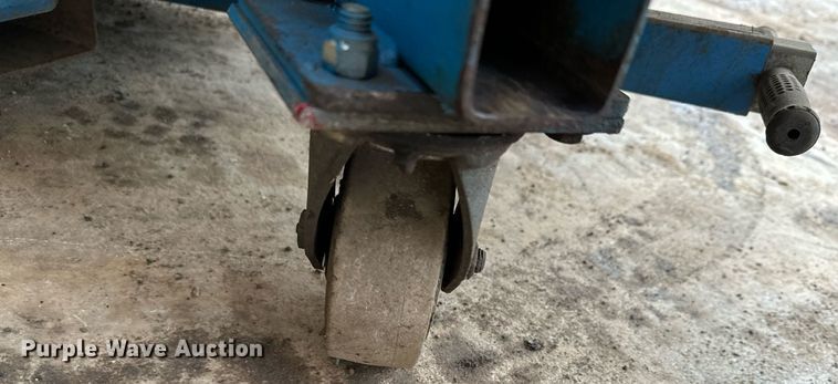 image for item LO9447 Genie AWP24  vertical lift