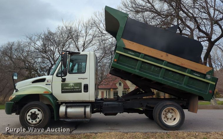 image for item LY9503 2012 International DuraStar 4300  chipper truck