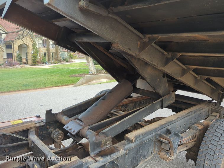 image for item LY9503 2012 International DuraStar 4300  chipper truck