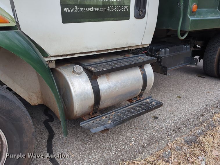 image for item LY9503 2012 International DuraStar 4300  chipper truck