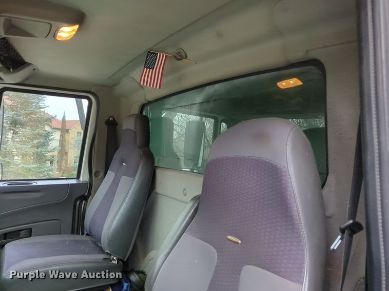 image for item LY9503 2012 International DuraStar 4300  chipper truck