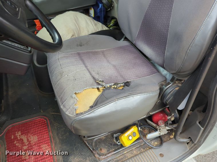 image for item LY9503 2012 International DuraStar 4300  chipper truck