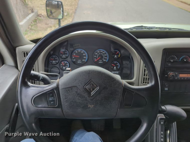 image for item LY9503 2012 International DuraStar 4300  chipper truck