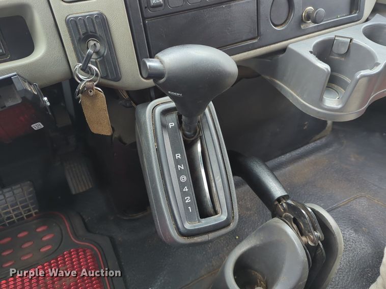 image for item LY9503 2012 International DuraStar 4300  chipper truck