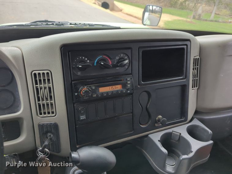 image for item LY9503 2012 International DuraStar 4300  chipper truck