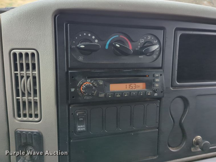 image for item LY9503 2012 International DuraStar 4300  chipper truck