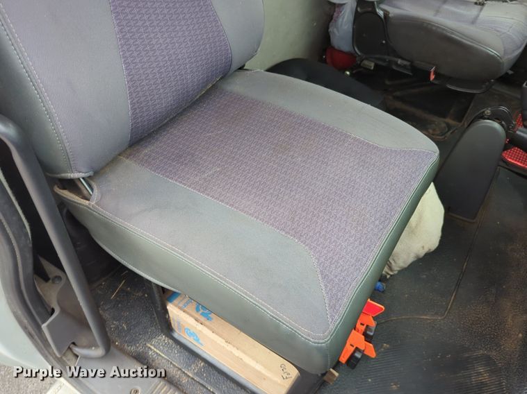 image for item LY9503 2012 International DuraStar 4300  chipper truck