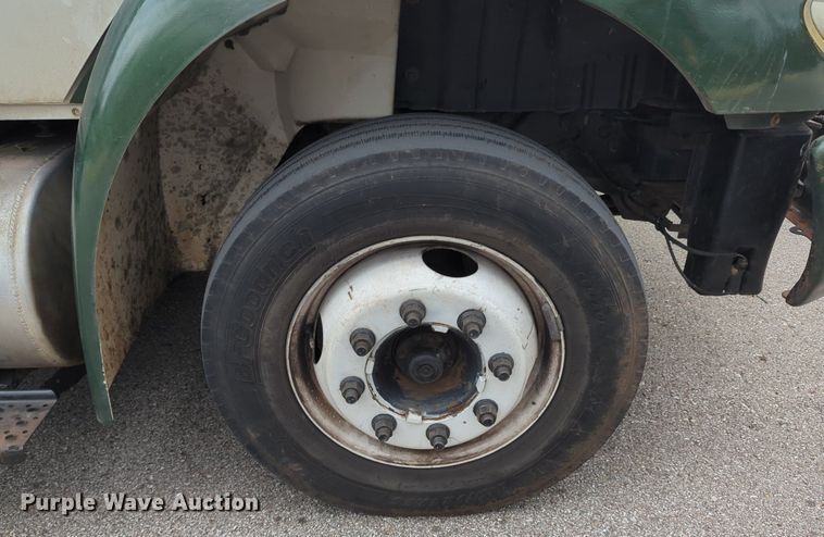 image for item LY9503 2012 International DuraStar 4300  chipper truck