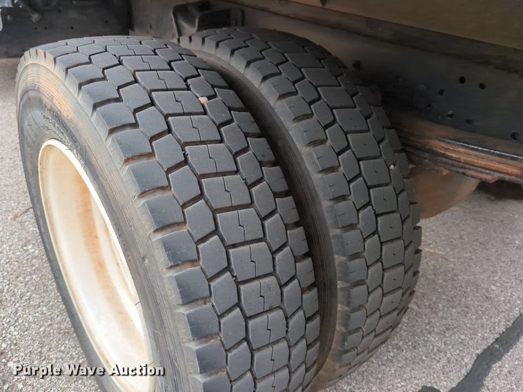 image for item LY9503 2012 International DuraStar 4300  chipper truck