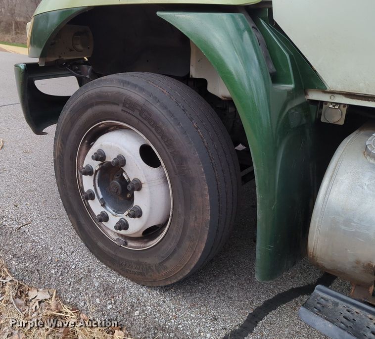 image for item LY9503 2012 International DuraStar 4300  chipper truck