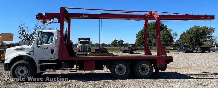 image for item NA9698 2005 Freightliner Business Class M2  crane truck