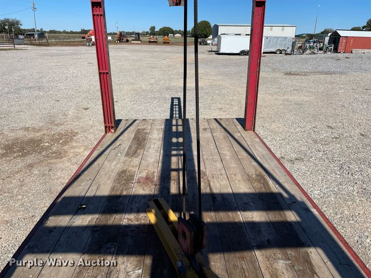 image for item NA9698 2005 Freightliner Business Class M2  crane truck