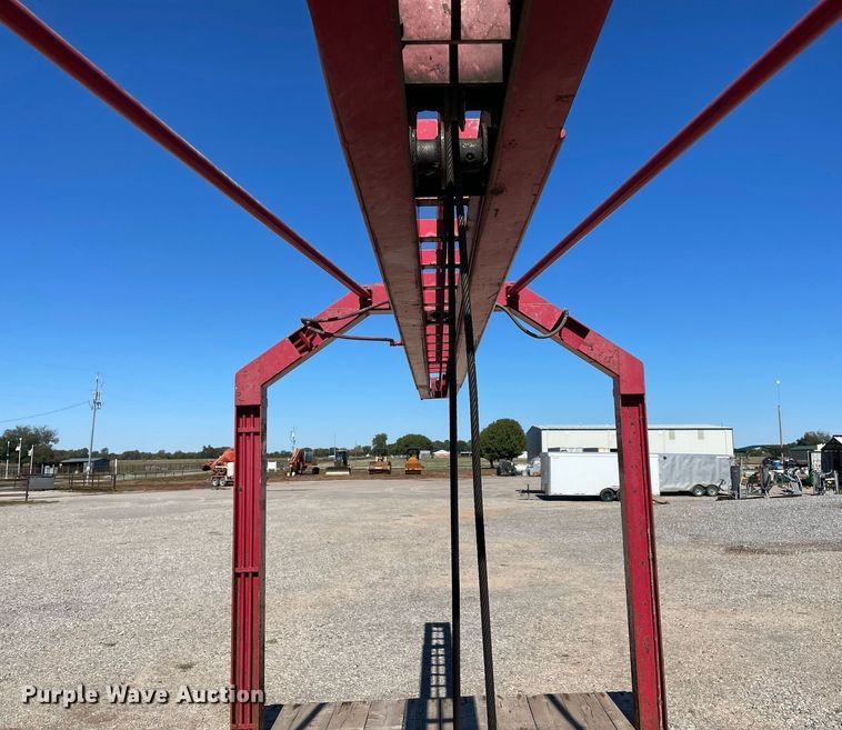 image for item NA9698 2005 Freightliner Business Class M2  crane truck