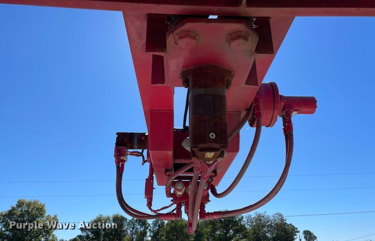 image for item NA9698 2005 Freightliner Business Class M2  crane truck