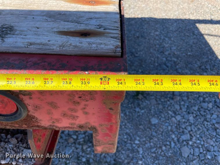 image for item NA9698 2005 Freightliner Business Class M2  crane truck