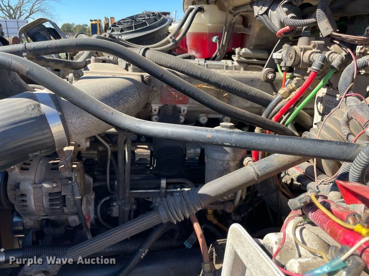 image for item NA9698 2005 Freightliner Business Class M2  crane truck