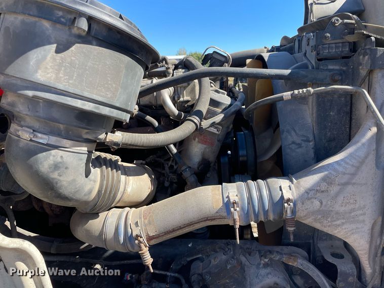 image for item NA9698 2005 Freightliner Business Class M2  crane truck