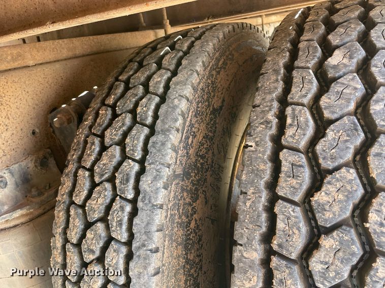 image for item NA9698 2005 Freightliner Business Class M2  crane truck