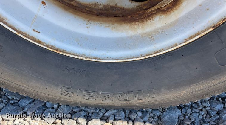 image for item NA9698 2005 Freightliner Business Class M2  crane truck