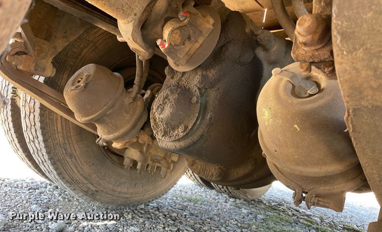 image for item NA9698 2005 Freightliner Business Class M2  crane truck