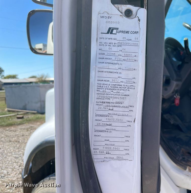 image for item NA9698 2005 Freightliner Business Class M2  crane truck