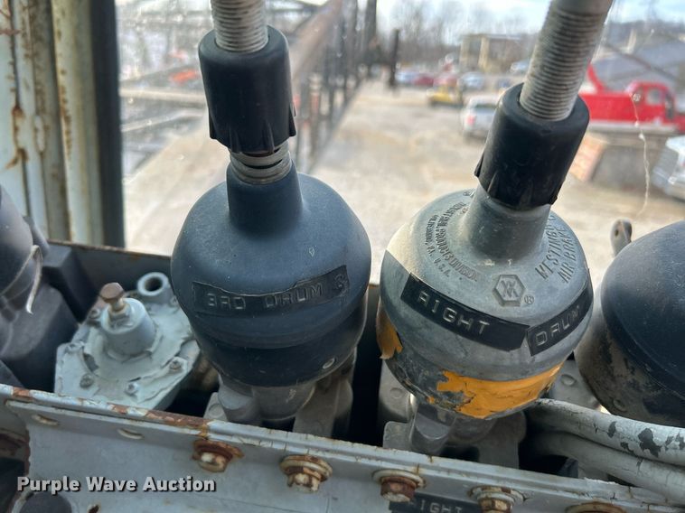 image for item NE9682 1970 American 5299  crane