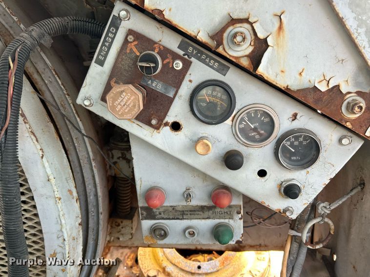 image for item NE9682 1970 American 5299  crane