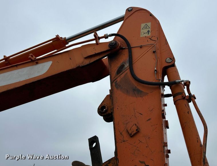 image for item NE9689 2011 Doosan DX255LC  excavator