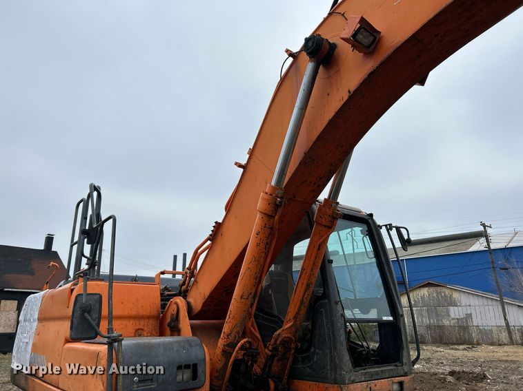 image for item NE9689 2011 Doosan DX255LC  excavator