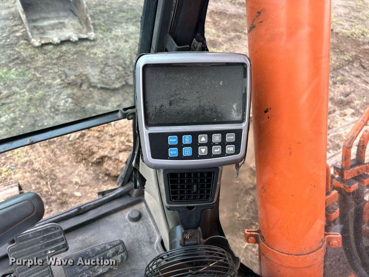 image for item NE9689 2011 Doosan DX255LC  excavator