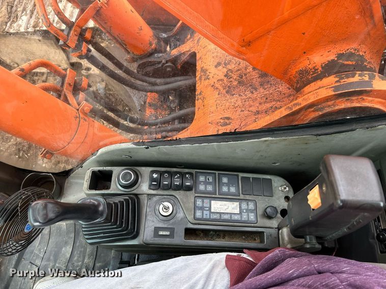 image for item NE9689 2011 Doosan DX255LC  excavator