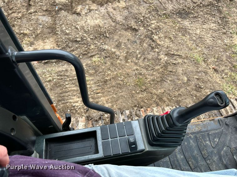 image for item NE9689 2011 Doosan DX255LC  excavator