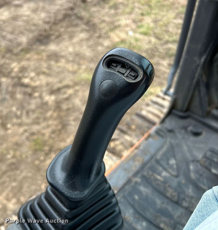 image for item NE9689 2011 Doosan DX255LC  excavator